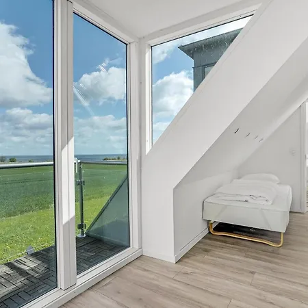 4 Bedroom Amazing In Holiday home